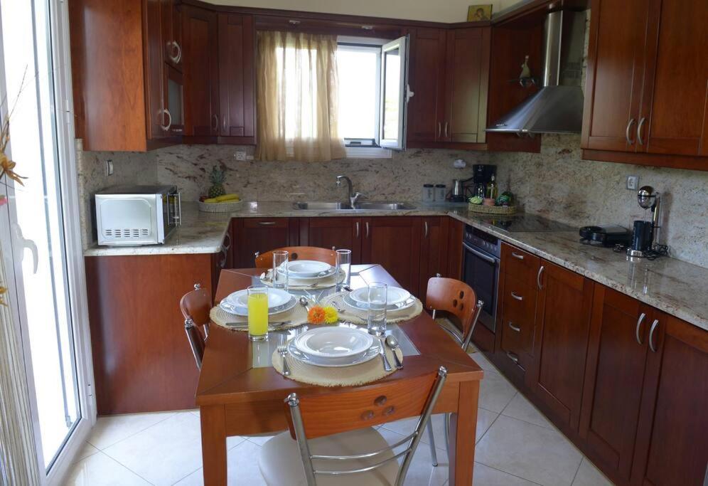 Simos' Sea View House Nikopolis Exterior foto